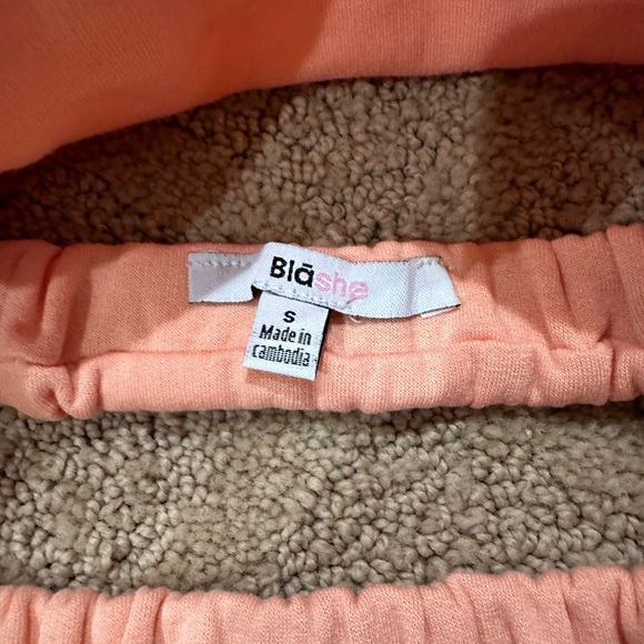 Blāshe top - Picture 2 of 3